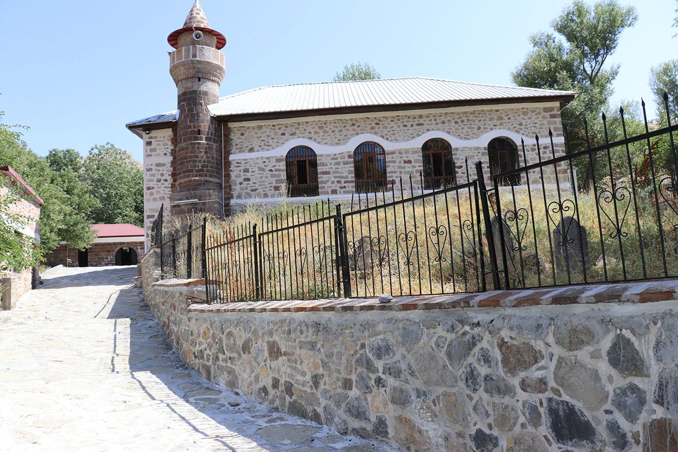 Restorasyonu biten Balaban Bey Cami ibadete açıldı